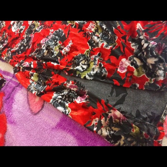 Velvet floral off the shoulder side slit dress - Picture 4 of 4